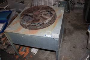 lot 433 image: Industrial Fan