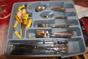 lot 446 image: Eating Utensils - Stainless steele