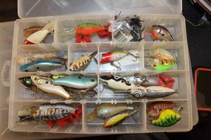 lot 451 image: Fishing Lures