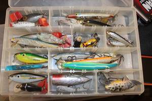 lot 450 image: Fishing Lures