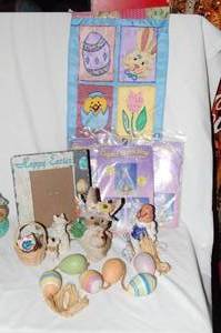 lot 457 image: Easter Home Decor