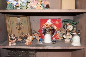 lot 468 image: Collectable Vintage Figures as Shown in Pictures