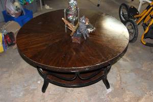 lot 496 image: Coffee Size Table and Contents