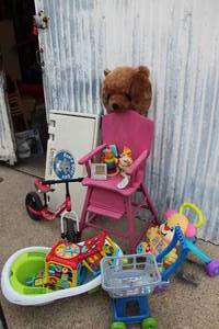 lot 508 image: Vintage Highchair, Infant Bathtub, Wall Mounted Baby Changing Station, and other infant to toddler toys.