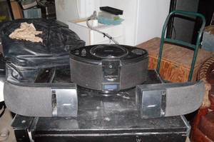 lot 279 image: Magnavox Multi-functional CD system,  Plays radio, CDs, mp3, and other electronic devises. Also set of 2 Bose Speakers, tested and works