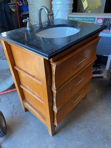 lot 427 image: Bathroom Vanity