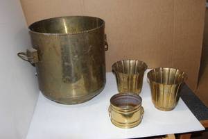 lot 48 image: Brass Plant pots