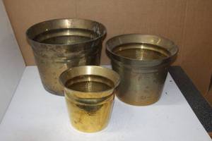 lot 49 image: Set of 3 Brass pots