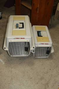 lot 58 image: (2) Pet Carriers - medium 23x14 and small 19x12 Pet Taxi