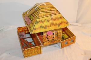 lot 118 image: Vintage Troll Stik-Shack with troll
