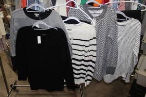 lot 125 image: Womens Clothes Talbots Black, white and grey sweaters size M