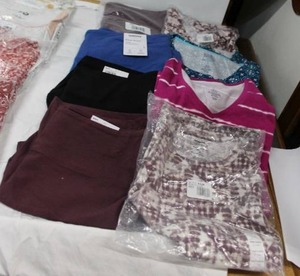 lot 149 image: Womens Clothes Croft&Barrow tops size L, Sonoma bike shorts L, Kohls Plum bottoms with tag and Sonoma top SIP