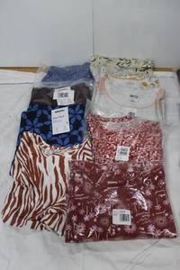 lot 150 image: Womens Clothes Croft&Barrow and Sonoma brands SIP