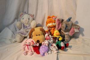 lot 153 image: TY Beanie Babies with tags, Dumbo, Garfield and cat plush toys