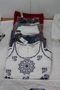 lot 163 image: Womens Clothes Bob Timberlake, Chaps, Lauren and Talbots size 10