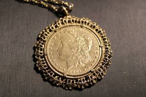 lot 1 image: 1901 Morgan Silver Coronet Liberty Head $1 Coin Necklace