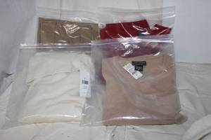 lot 234 image: Womens Clothes cashmere sweaters size M, SIP