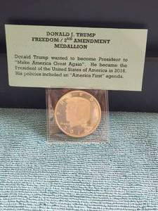 lot 18 image: 2018 Donald Trump Freedom2nd Amendment medallion