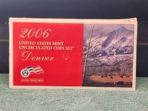 lot 40 image: 2006 United States Mint Uncirculated Coin Set - Denver
