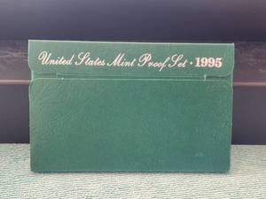 lot 52 image: 1995 United States Mint Proof Set