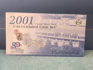 lot 58 image: 2001 Uncirculated Coin Set - Philadelphia with State Quarters