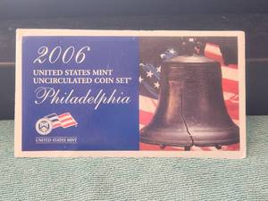 lot 64 image: 2006 United States Mint Uncirculated Coin Set - Philadelphia