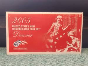 lot 70 image: 2005 United States Mint Uncirculated Coin Set