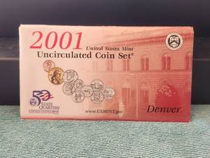 lot 86 image: 2001 Uncirculated Coin Set - Denver with State Quarters
