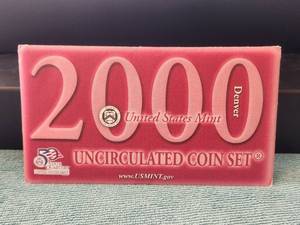 lot 89 image: 2000 United States Mint Uncirculated Coin Set with State Quarters