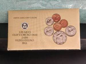 lot 98 image: 1990 United States Mint Uncirculated Coin Set - D and P