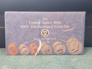 lot 104 image: 1991 United States Mint Uncirculated Coin Set