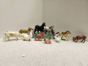lot 137 image: Selection of vintage farm animal toys