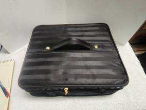 lot 140 image: Coin or Jewelry storage case