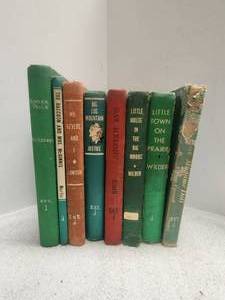 lot 141 image: Selection of vintage childrens books