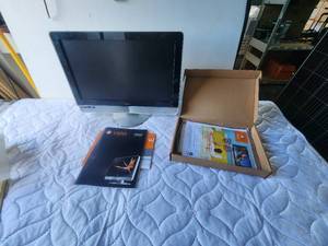 lot 210 image: Vizio HDTV - came on when tested