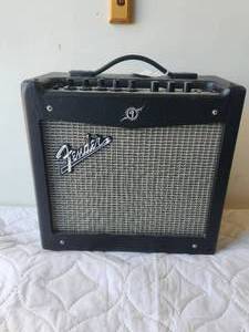 lot 213 image: Fender Guitar Amplifier