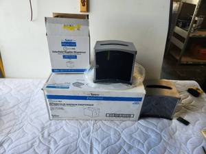 lot 247 image: Selection of 6 Interfold napkin dispensers 1 is used