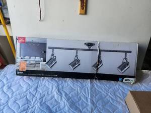 lot 254 image: Wyatt LED 4 light track bar