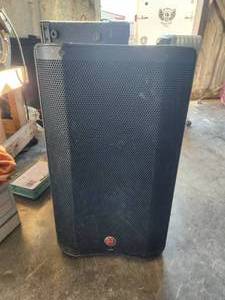 lot 260 image: Harbinger Vari - V2312 powered speaker