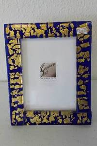 lot 4 image: Cobalt blue colored Murano glass picture frame with gold leaf - 7 x 9