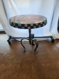 lot 25 image: Small ceramic tabletop with sea life on coral background -Table base included - 16D x 18H - Bldg. J