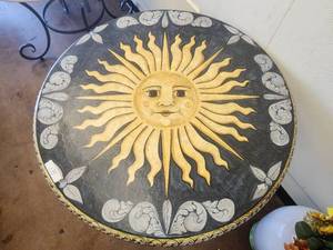 lot 175 image: Stunning Saca Castelli styled clay tabletop featuring a large sun with deep blue background - 39D x 30H - Bldg. J