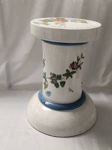 lot 138 image: Artist signed pedestal stool in soft pastels -