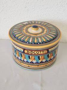 lot 218 image: Large sized Biscotti jar in the Geometrico design by Gialletti Giulio of Italy (6 x 9)