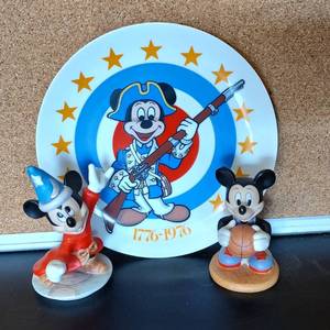 lot 36 image: MICKEY MOUSE COLLECTIBLES INCLUDING (1) WALT DISNEY BICENTENNIAL PLATE AND (2) PORCELAIN FIGURES AS SHOWN.