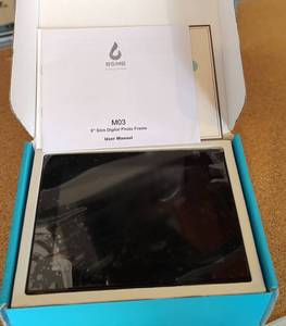 lot 39 image: NEW, UNOPENED BSIMB 8 SLIM DIGITAL PHOTO FRAME M03 AS SHOWN.