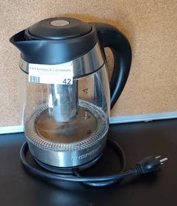 lot 42 image: CHEFMAN ELECTRIC KETTLE MODEL RJ 11-17-CTI AS SHOWN.