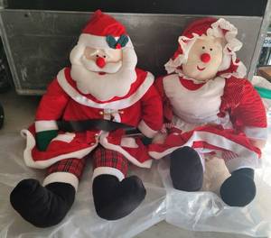 lot 96 image: LARGE 54 HIGH SANTA CLAUS AND MRS. CLAUS DECORATIVE FIGURES AS SHOWN.