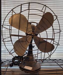 lot 1 image: VINTAGE HUNTER FAN TYPE C-16 AS SHOWN.
