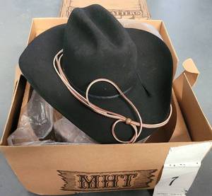 lot 98 image: COWBOY HAT BY MASTER HATTERS OF TEXAS WITH BOX AS SHOWN.
